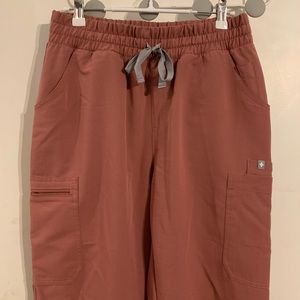 Figs Yola mauve scrub pant